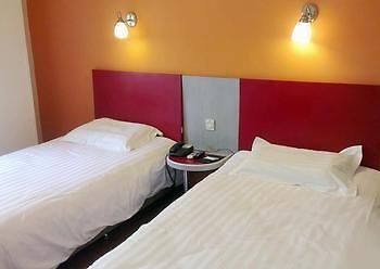 Motel 168 Shanghai Pudong Huinan Metro Station Tesco Luaran gambar